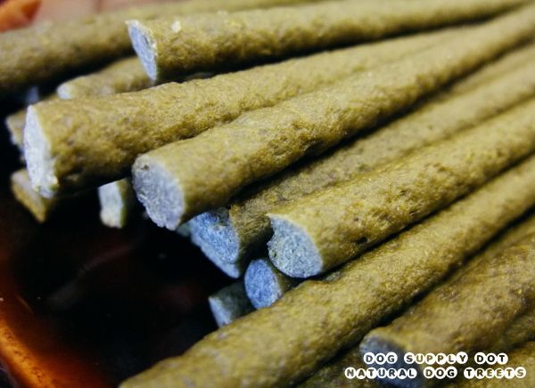 犬の低カロリー低アレルギーおやつ【ほうれん草ジャーキー】国産鶏肉と白身魚、ほうれん草を使用したスティックジャーキー
